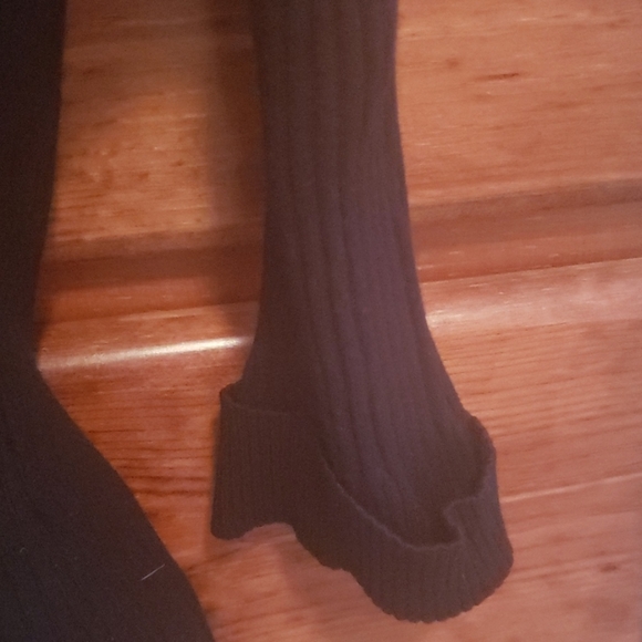 Pink rose sweater - Picture 5 of 11